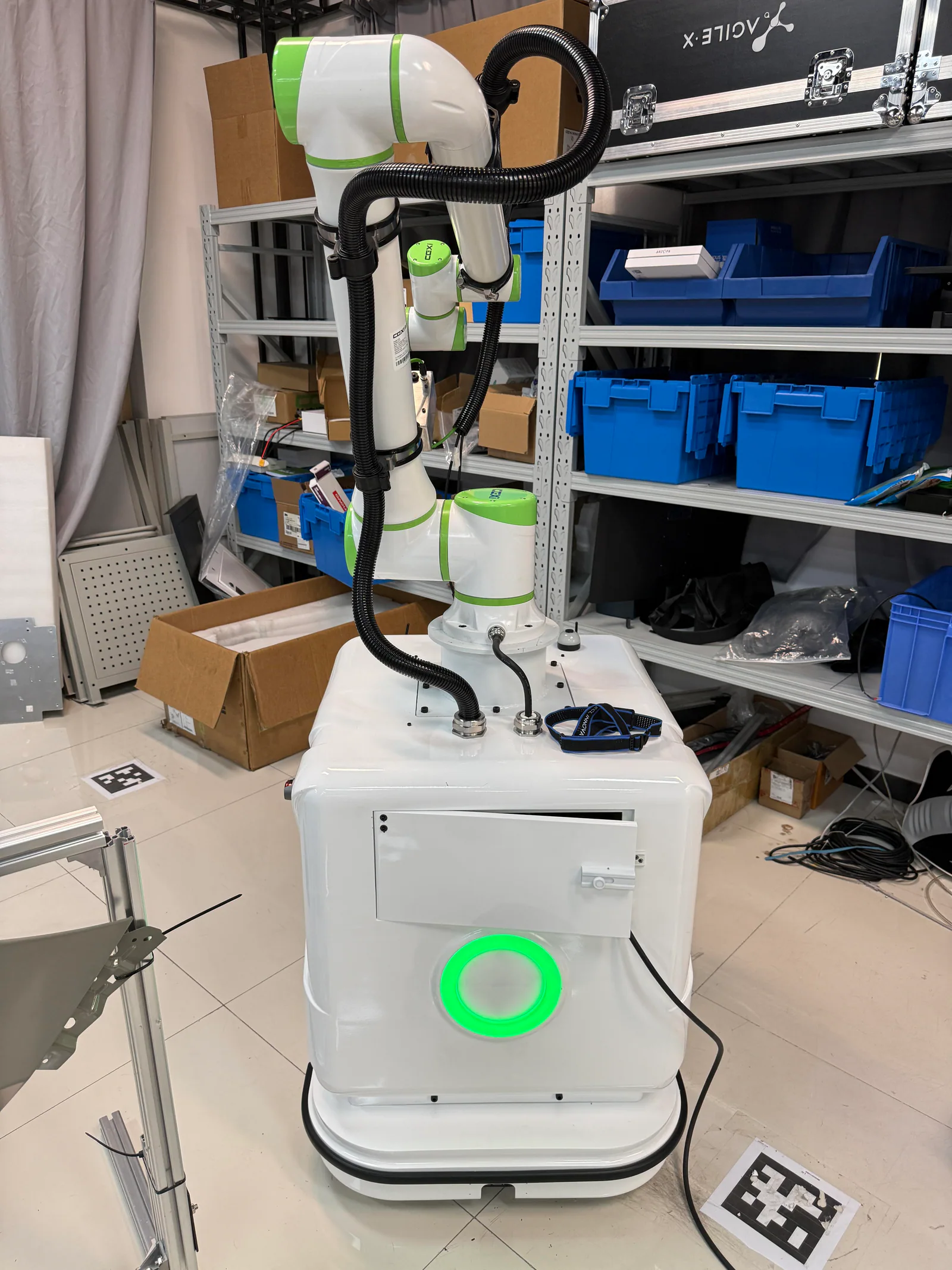 Mobile automotive painting robot development image 3