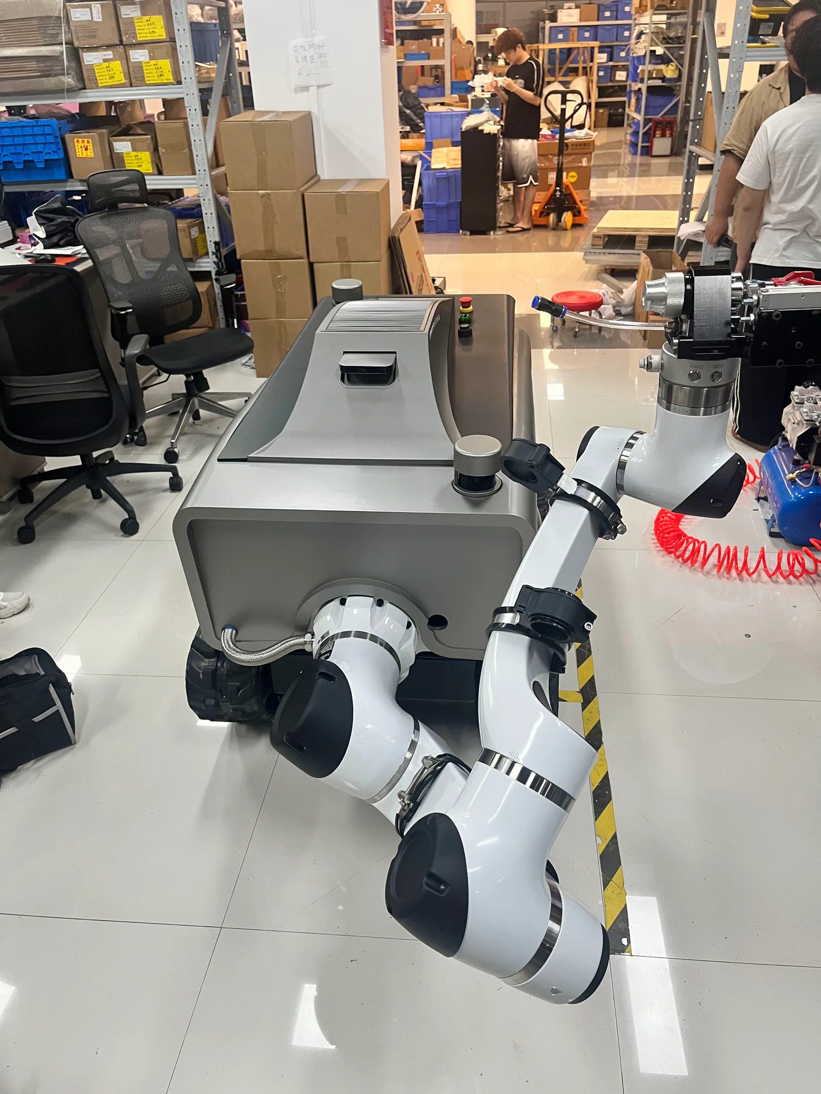 Marine tracked robot image 3